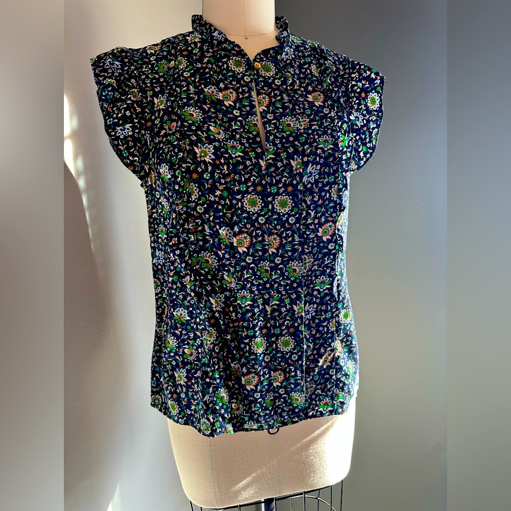Tory Burch 100% Silk floral top, short sleeve, size 8.